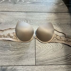 34C. Push up bra
